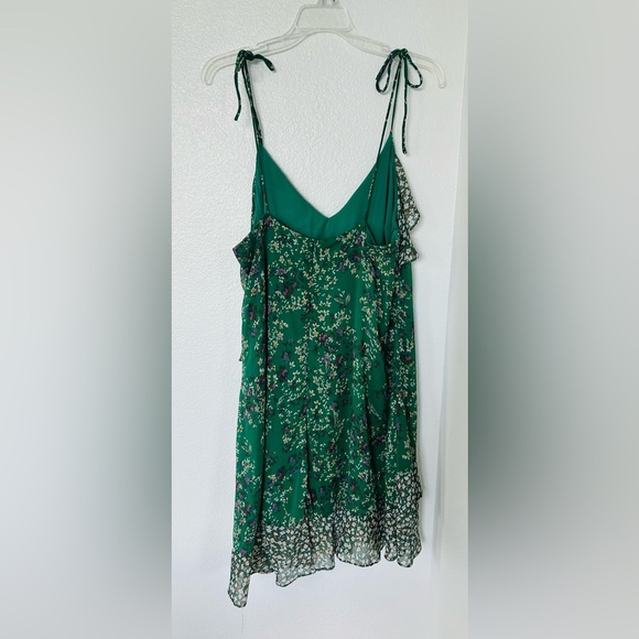 ASTR The Label Green Floral Mini Dress With Asymmetric Hem - Size XL - Picture 3 of 6